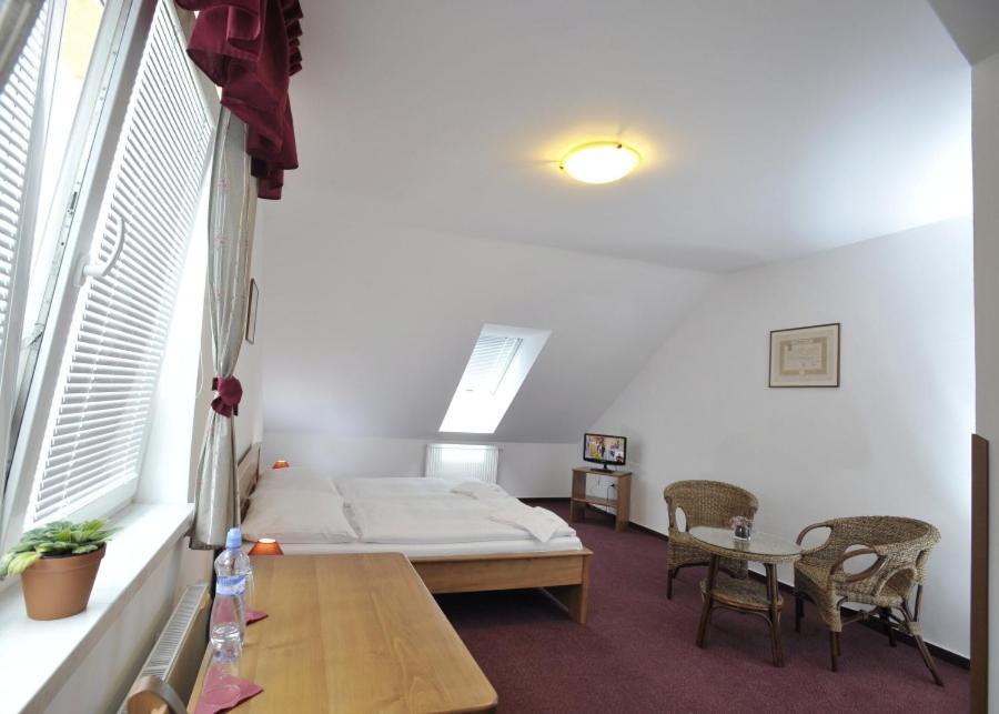 Pension U Vsech Certu Jičín 部屋 写真