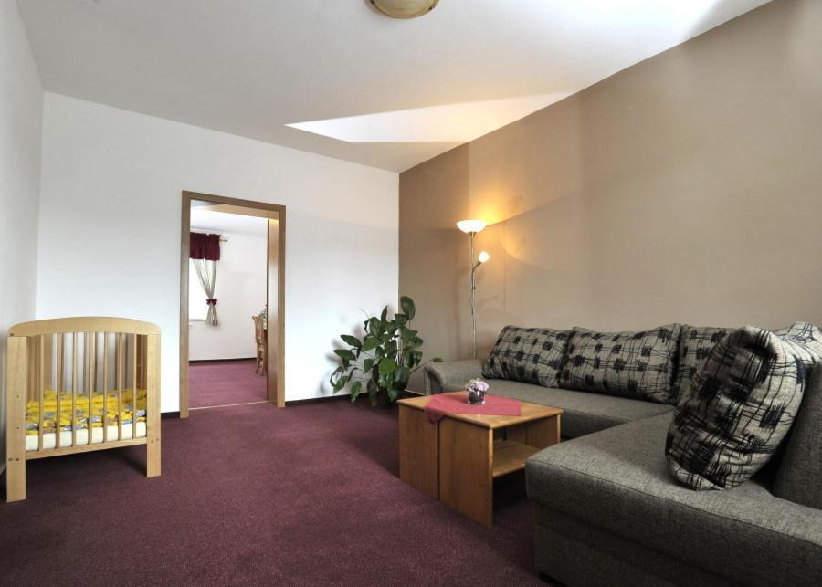 Pension U Vsech Certu Jičín 部屋 写真